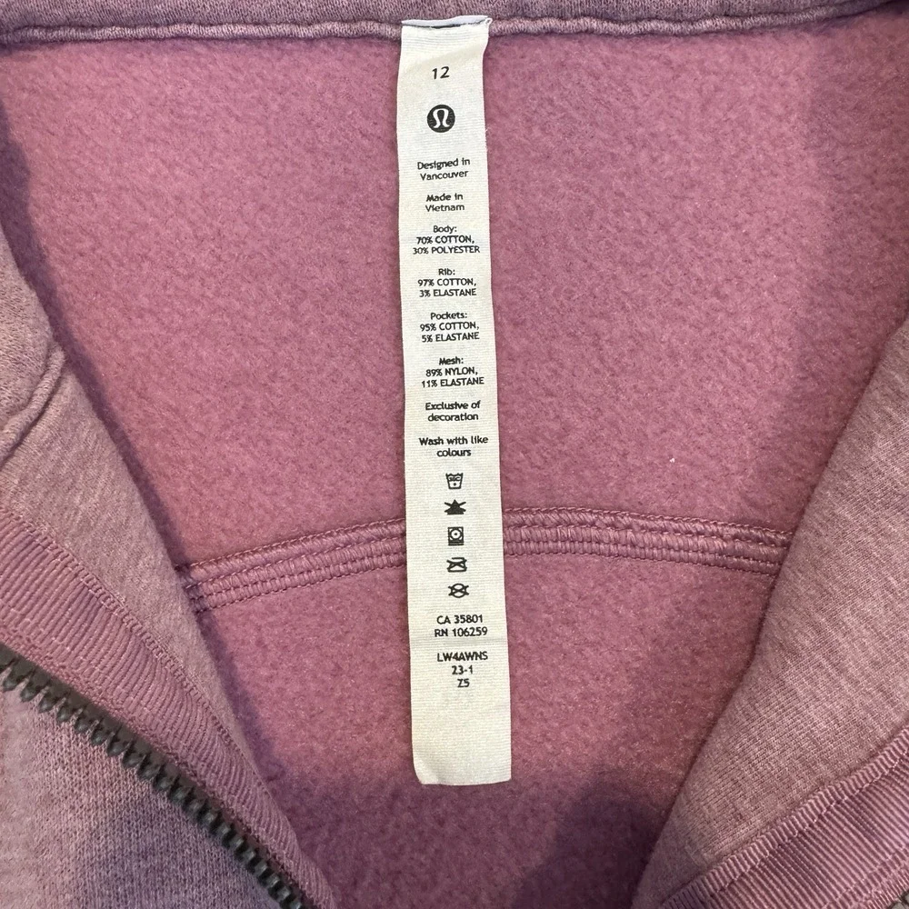lululemon athletica nice sweatshirt